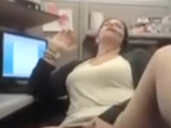 Fat call center gal masturbating and cumin at the office