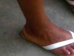Star's ebony feet