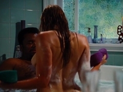 Lyndsy Fonseca,Jessica ParÃ©,Crystal Lowe in Hot Tub Time Machine (2010)