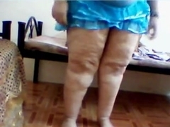 arabc Wife exposed her thighs and her legs