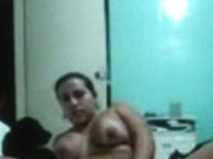 Chubby gal masturbates on webcam