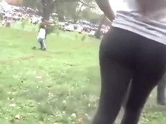 College teen with big ass in black leggings