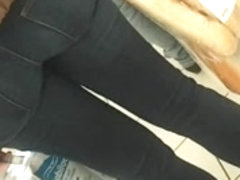 candid ass at shop, perfect round ass jean