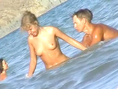 Beach sex tape of amateurs with the nice naked tits