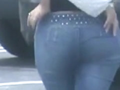 Thick Latina in jeans
